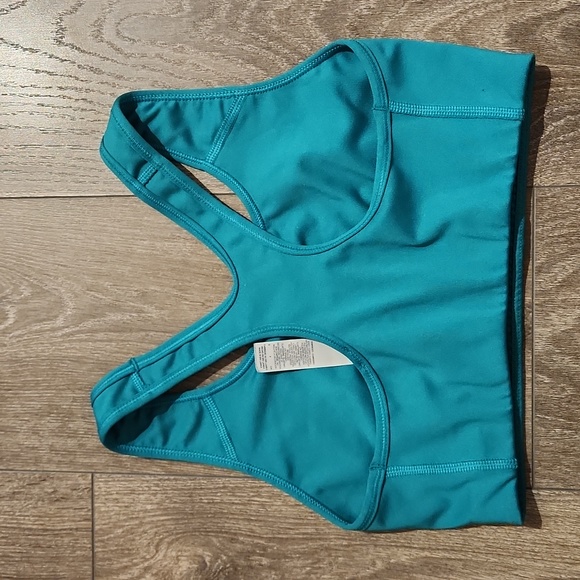 Nike sports bra - Picture 2 of 3